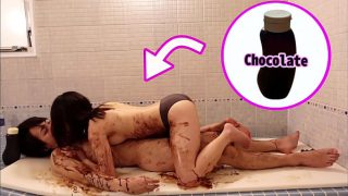 ช็อคโกแลตเนียนเพศในห้องน้ำในวันวาเลนไทน์คู่หนุ่มสาวญี่ปุ่นถึงจุดสุดยอดจริง